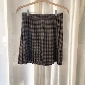 Sandy Liang target beige and black pleated schoolgirl skirt